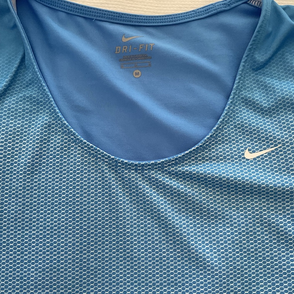 Nike Blue to Green Gradient Performance Tank and Skort Set - Picture 2 of 5